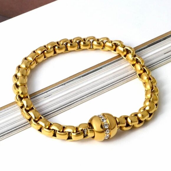 NWT Statement Bracelet 18K Gold Plated Chunky Link With Barrel CZ Magnetic Clasp - Picture 4 of 9